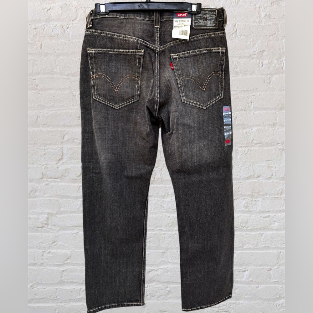 Brand new Levi’s 505 Straight Fit Jeans. Size 32x30 - Picture 2 of 5